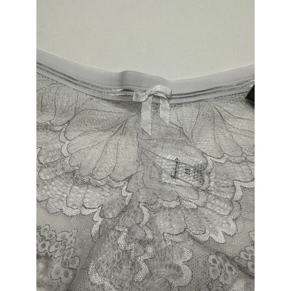 NEW Frederick's of Hollywood Caroline Lace Cheeky Panty Size 1X White Silver NWT - Picture 3 of 8